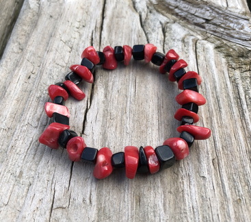 Onyx and Coral Stretchy Bracelet